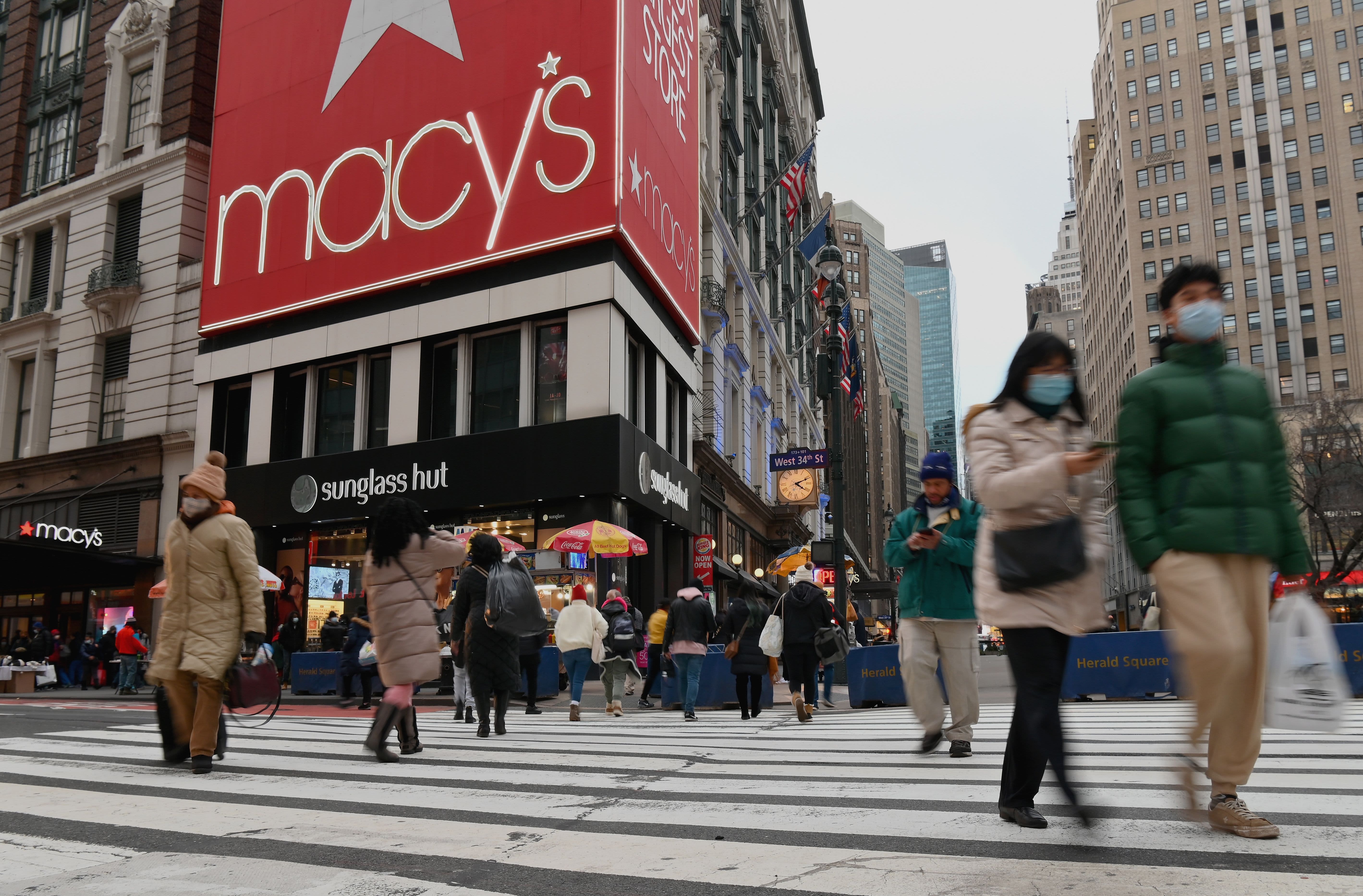 As more retailers turn to tech, Macy's store employees score victory in challenging self-checkout in mobile app