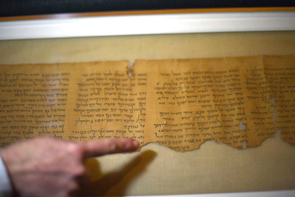 Using Artificial Intelligence, Researchers Unlock Secrets About Dead Sea Scrolls