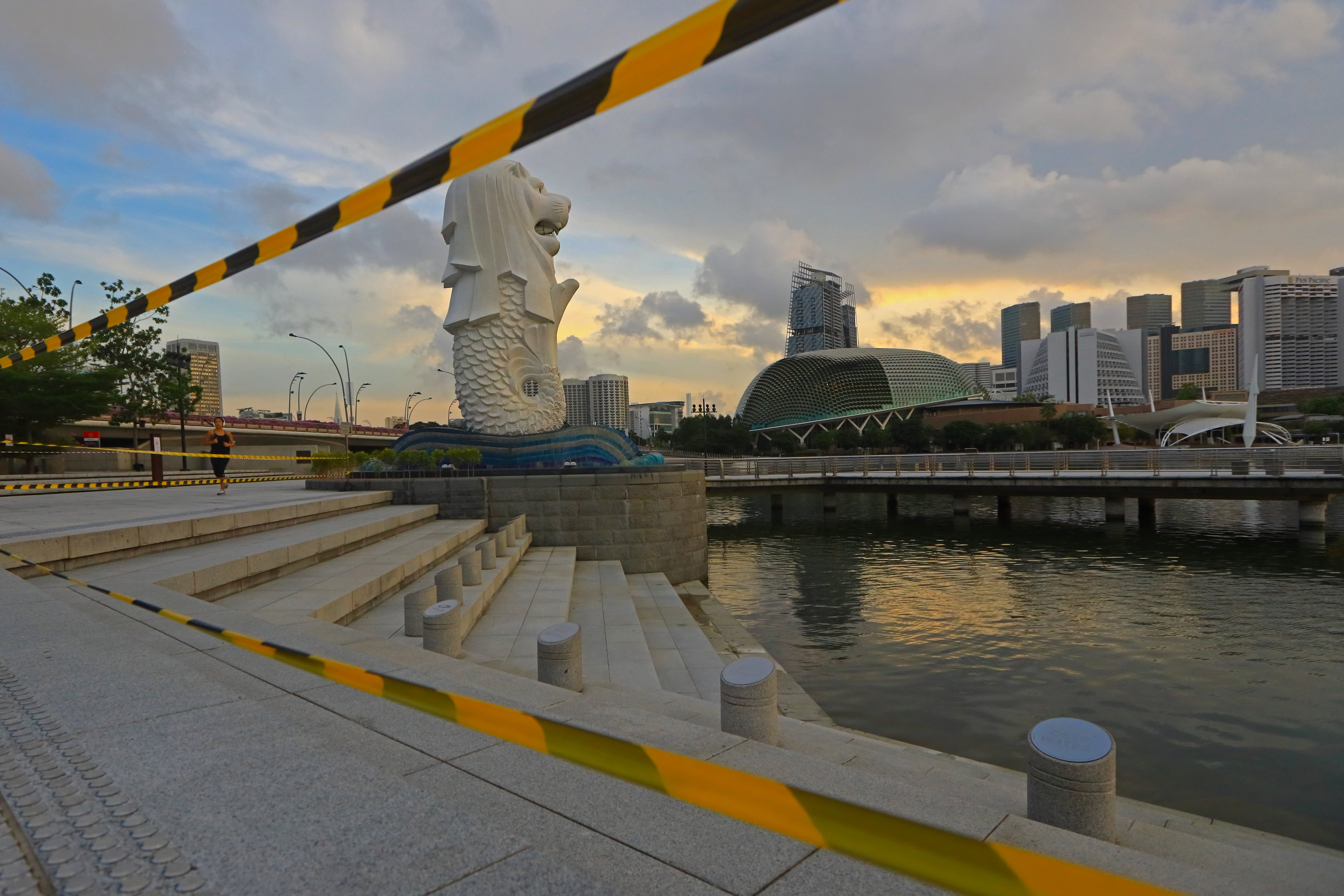 Singapore stocks fall 3% as Covid restrictions tighten, travel bubble with Hong Kong likely delayed
