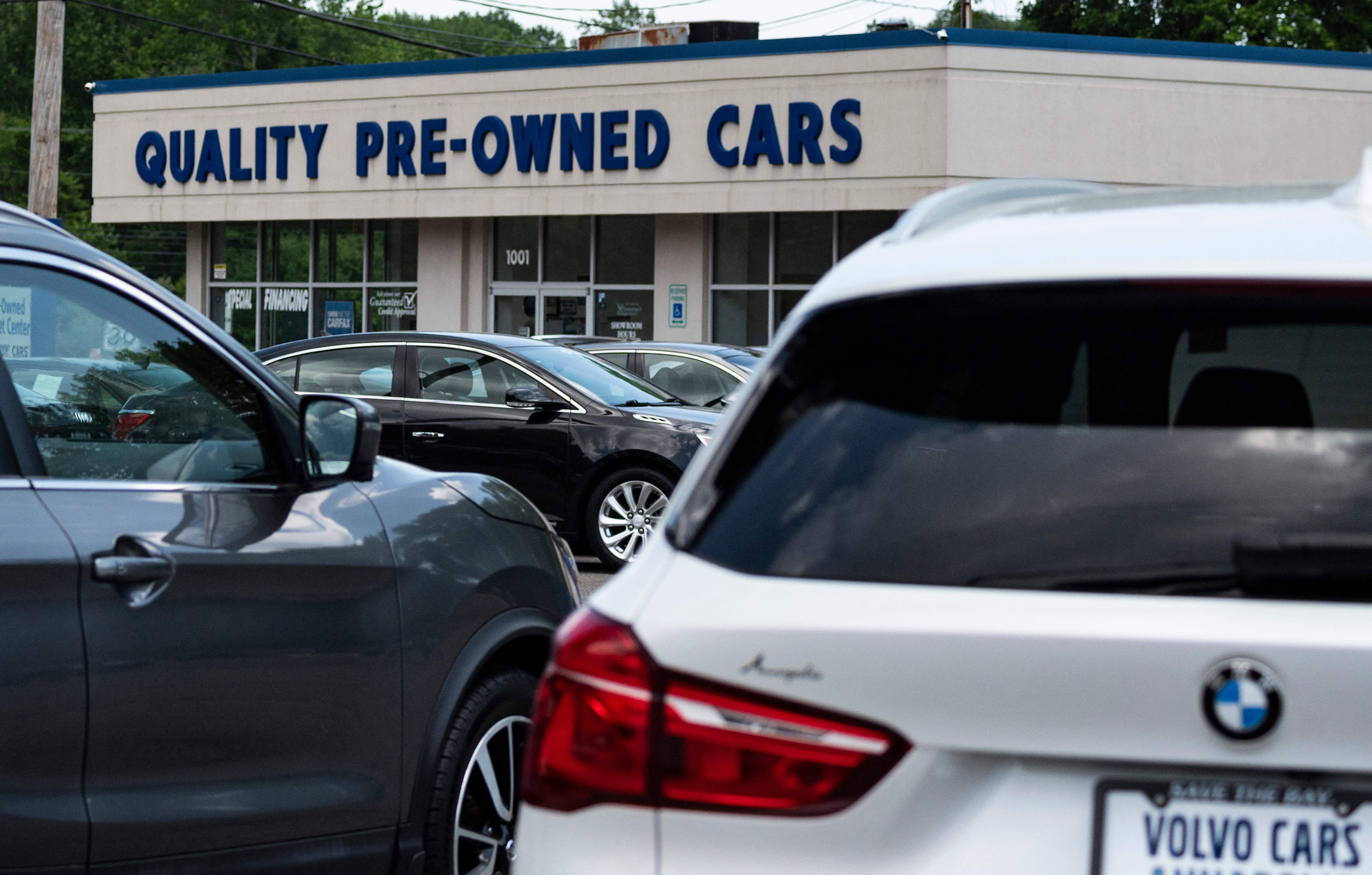 The high prices of used cars may finally be dropping: Sonic Automotive president