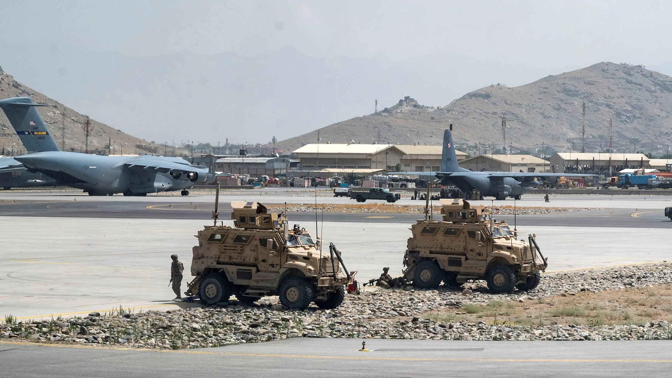 U.S. weighs ordering commercial airlines to help in Afghanistan evacuation efforts